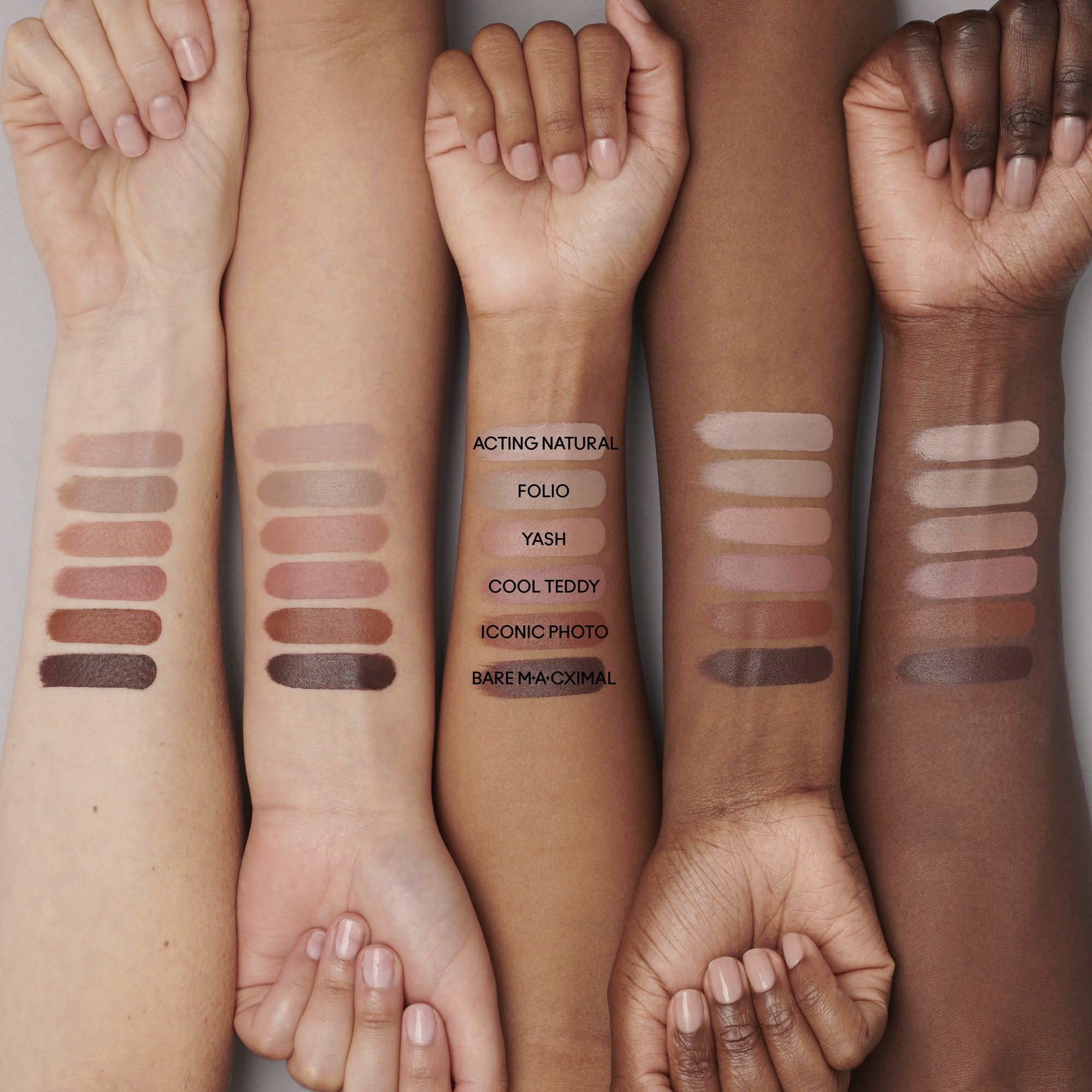 M·A·Cximal Silky Matte Lipstick, 3.5 g, Act Natural, Model