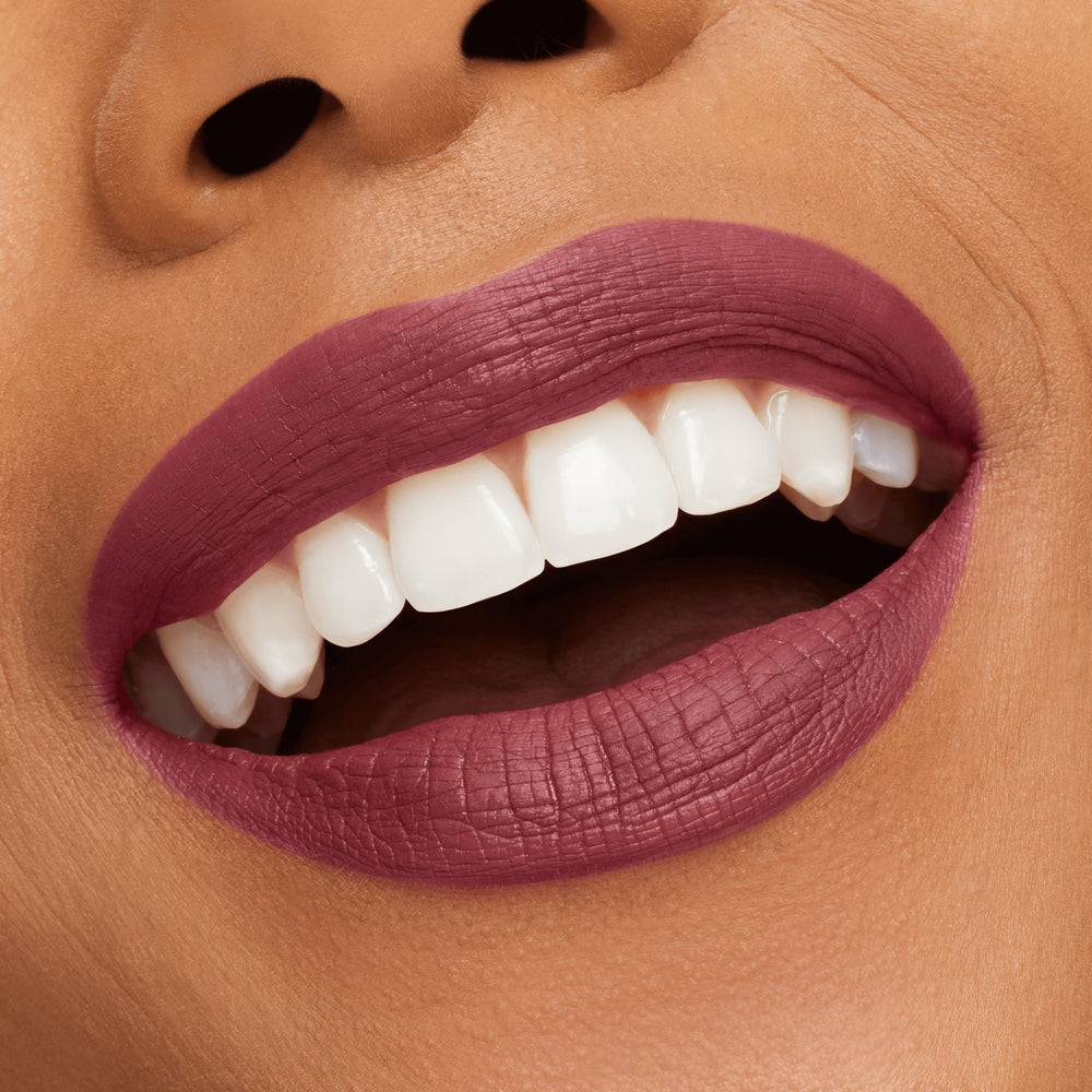 M·A·Cximal Silky Matte Viva Glam Lipstick, 3.5 g, Viva Empowered, Model, medium