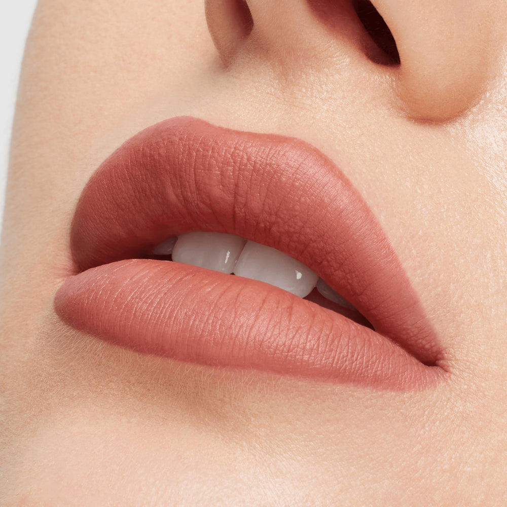 M·A·Cximal Silky Matte Viva Glam Lipstick, 3.5 g, Viva Equality, Model, light