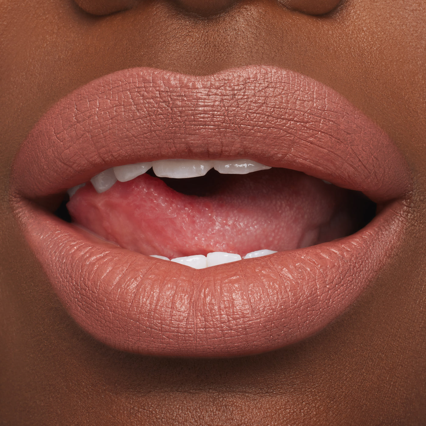 M·A·Cximal Lip Duo, Velvet Teddy, Model, deep