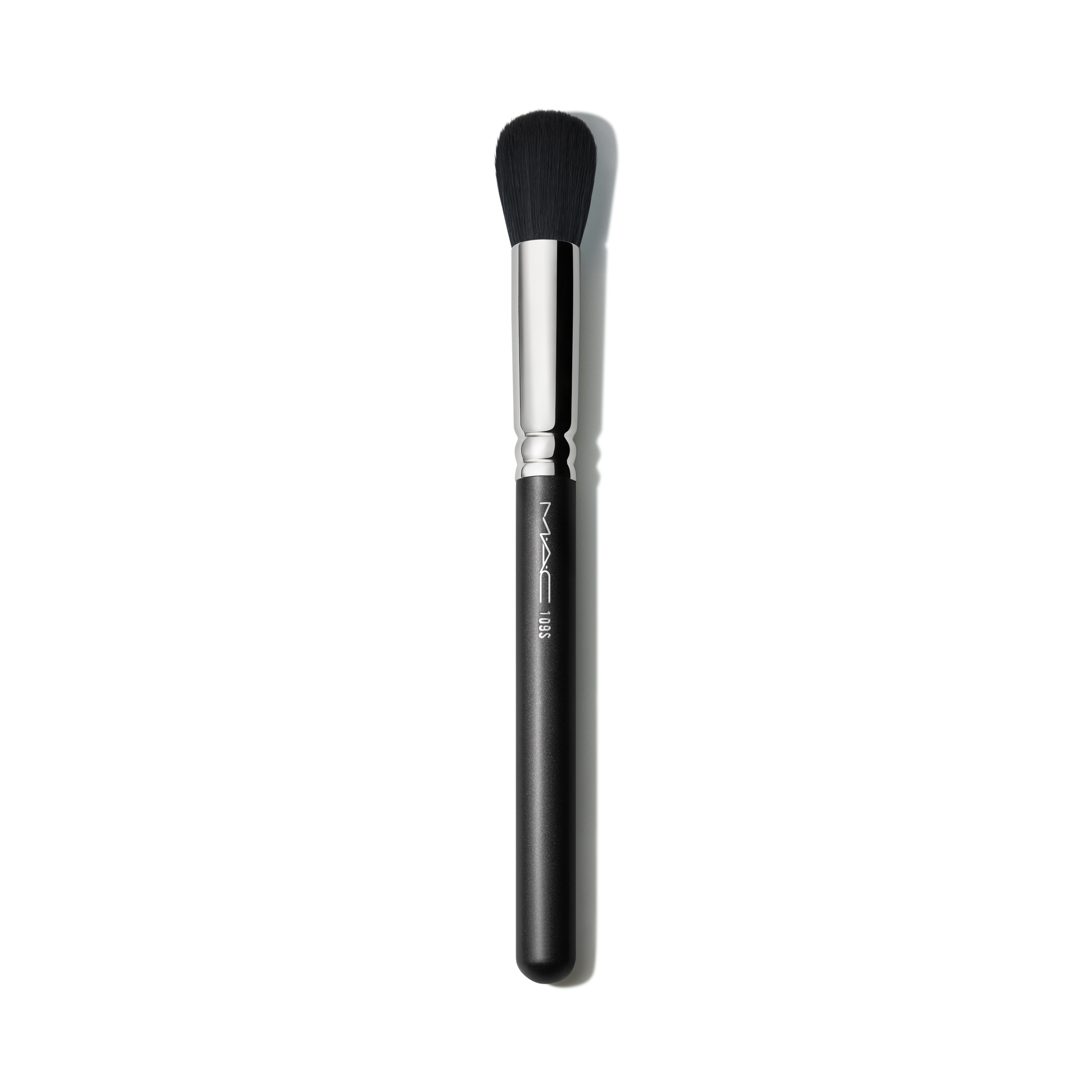 109 Synthetic Small Contour Brush, Product Shot
