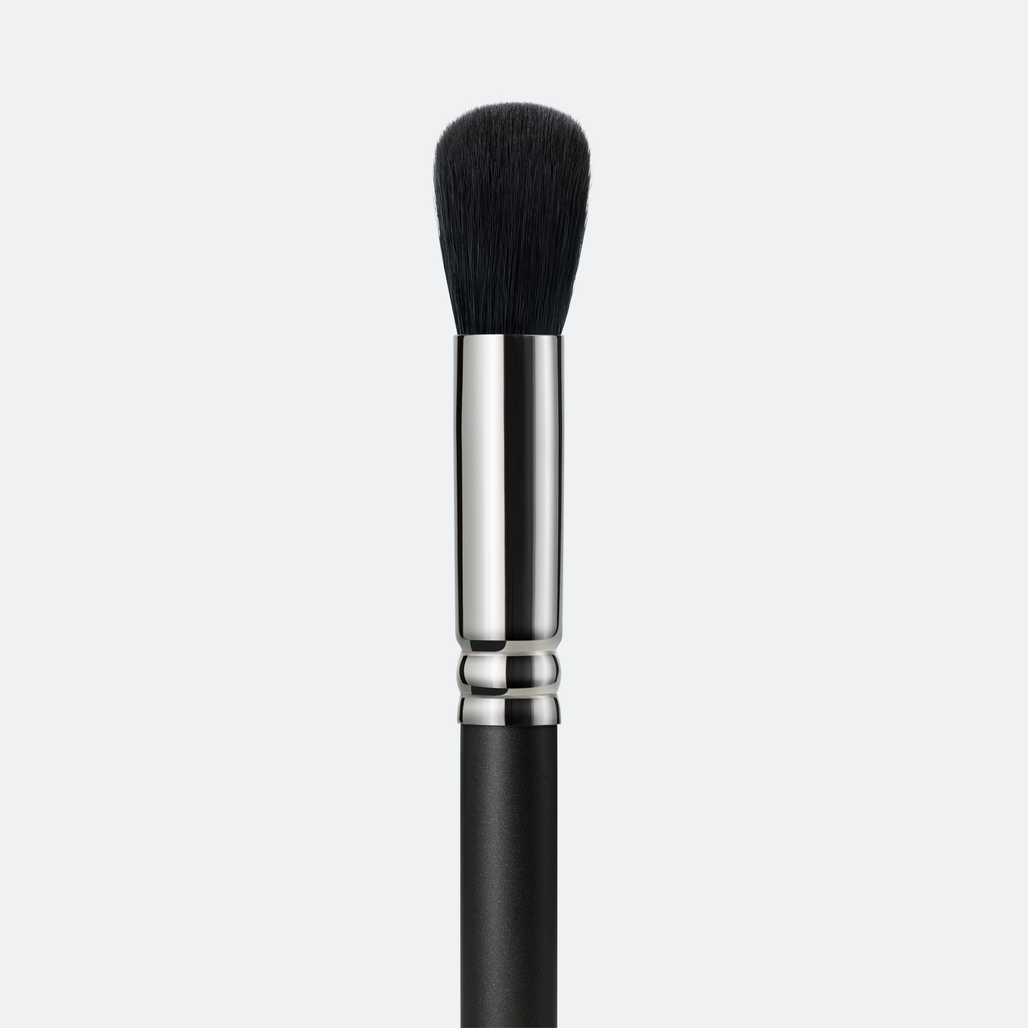 109 Synthetic Small Contour Brush, Product Shot