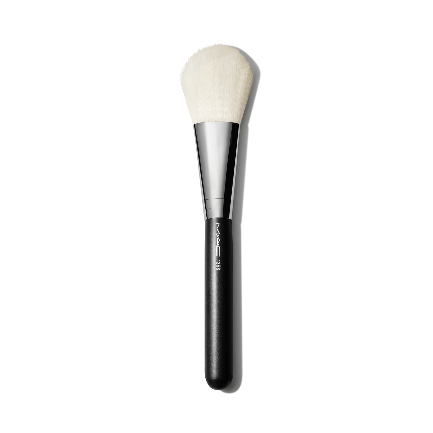 135 Synthetic Large Flat Powder Brush, Product Shot