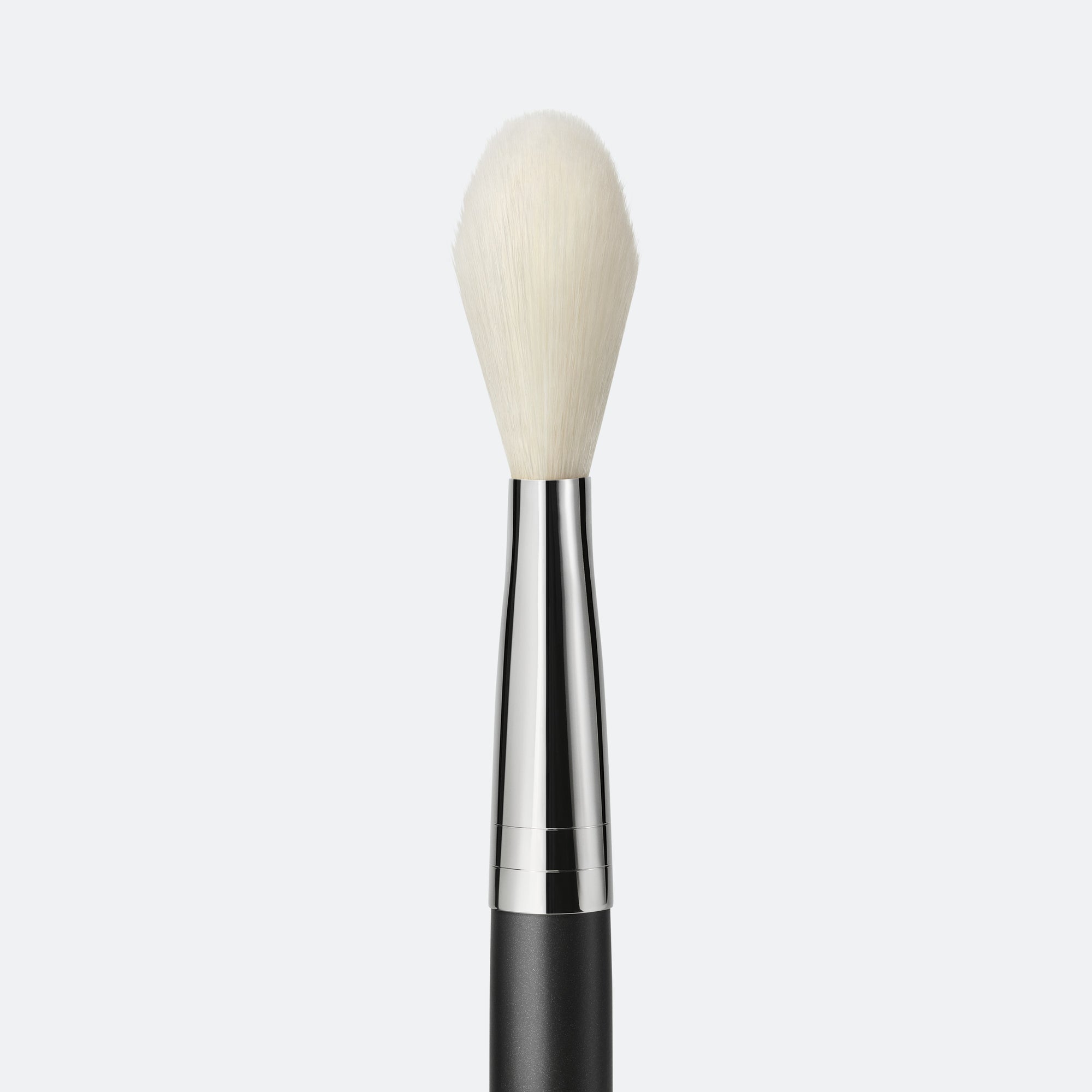 135 Synthetic Large Flat Powder Brush, Product Shot