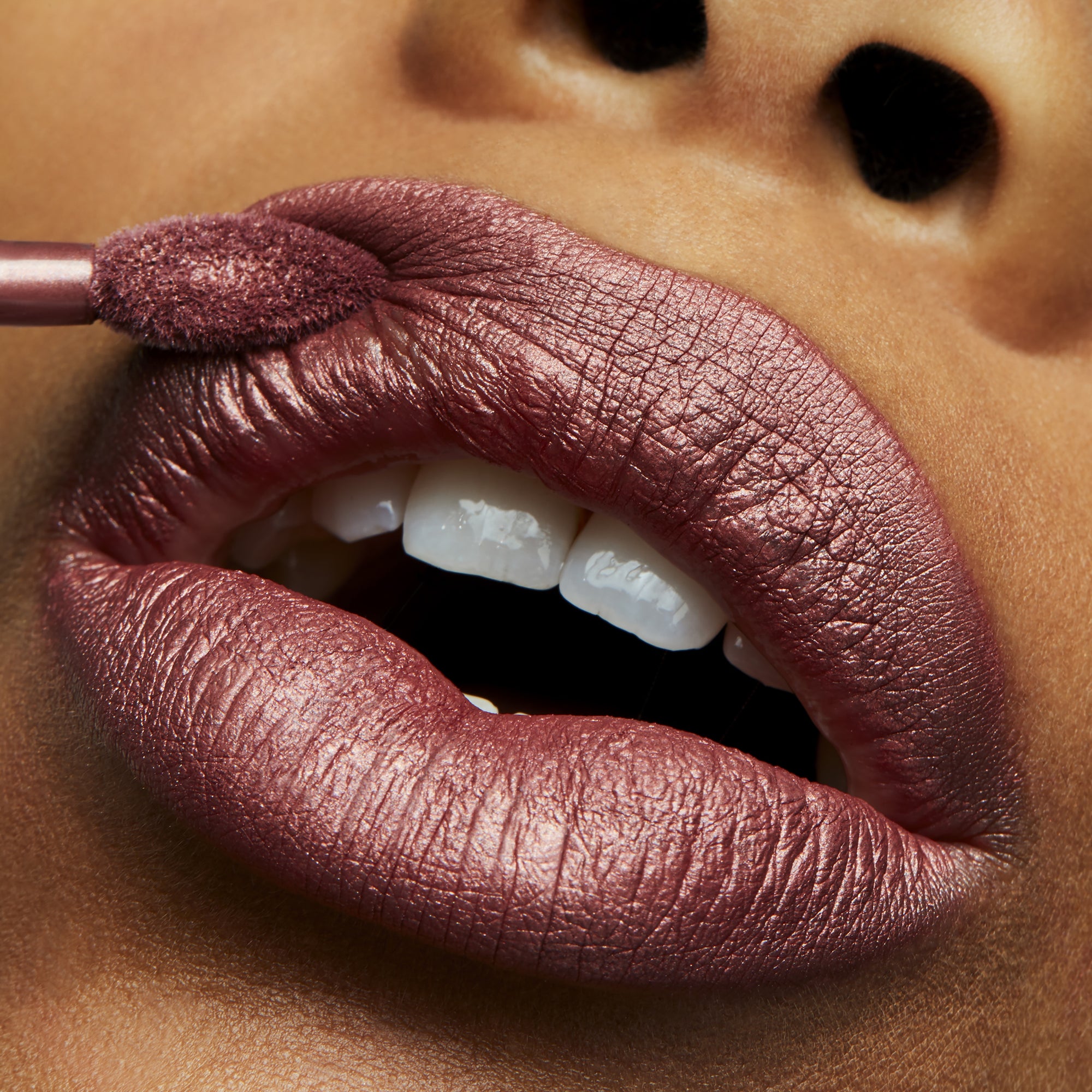 Retro Matte Liquid Lipcolour Metallics, 5.0 ml, Gemz & Roses, Model, medium