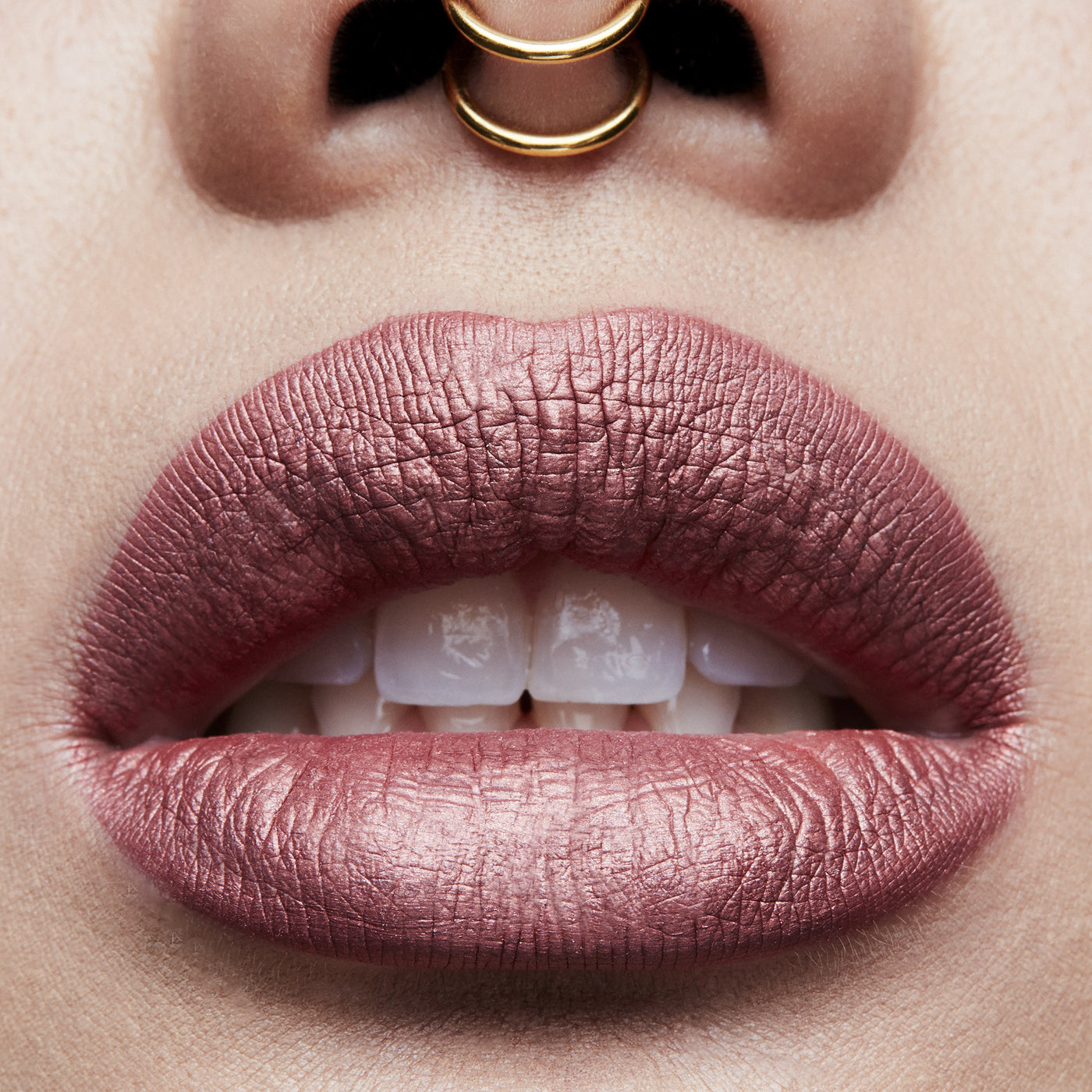 Retro Matte Liquid Lipcolour Metallics, 5.0 ml, Gemz & Roses, Model, light