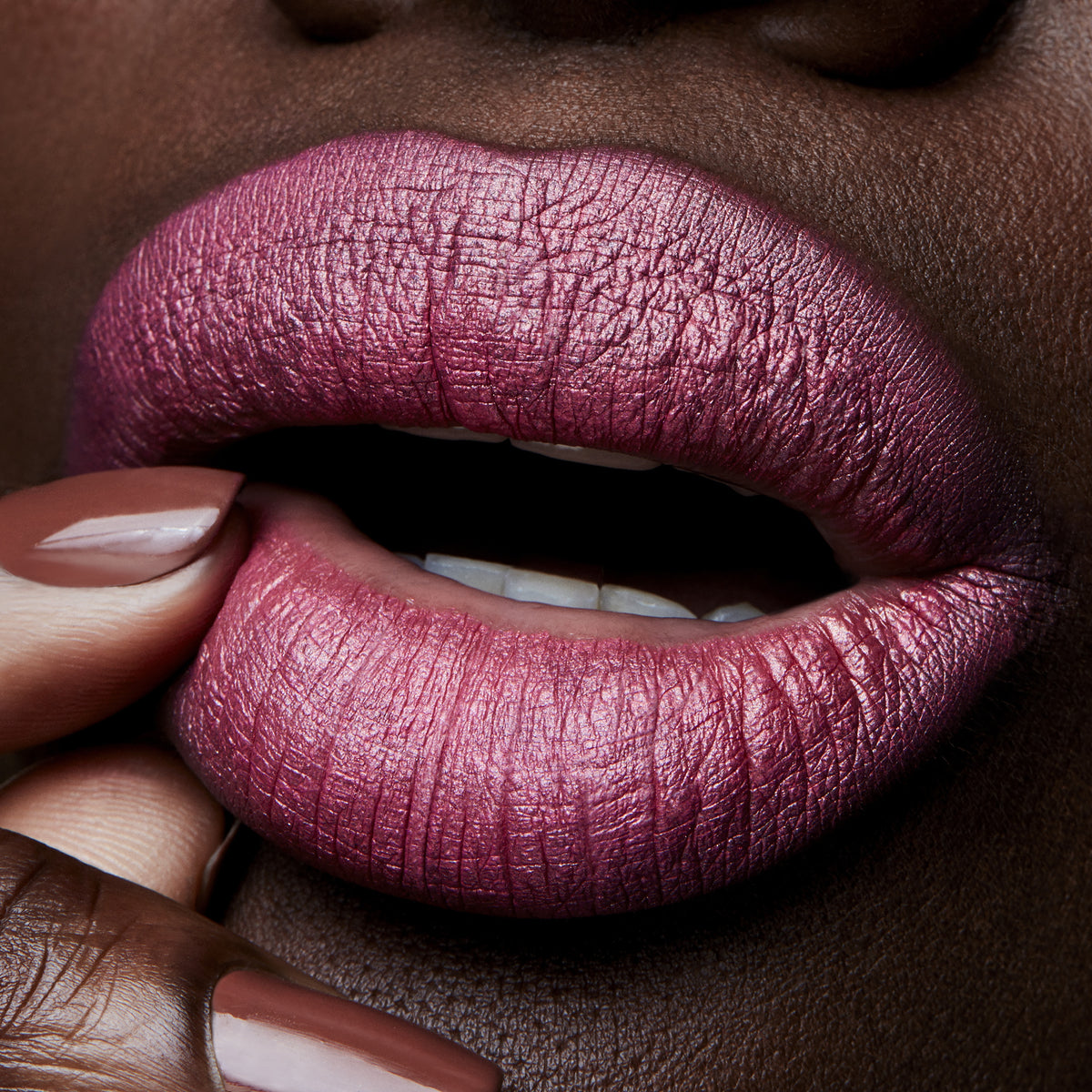 Retro Matte Liquid Lipcolour Metallics, 5.0 ml, Metallic Rose, Model, deep