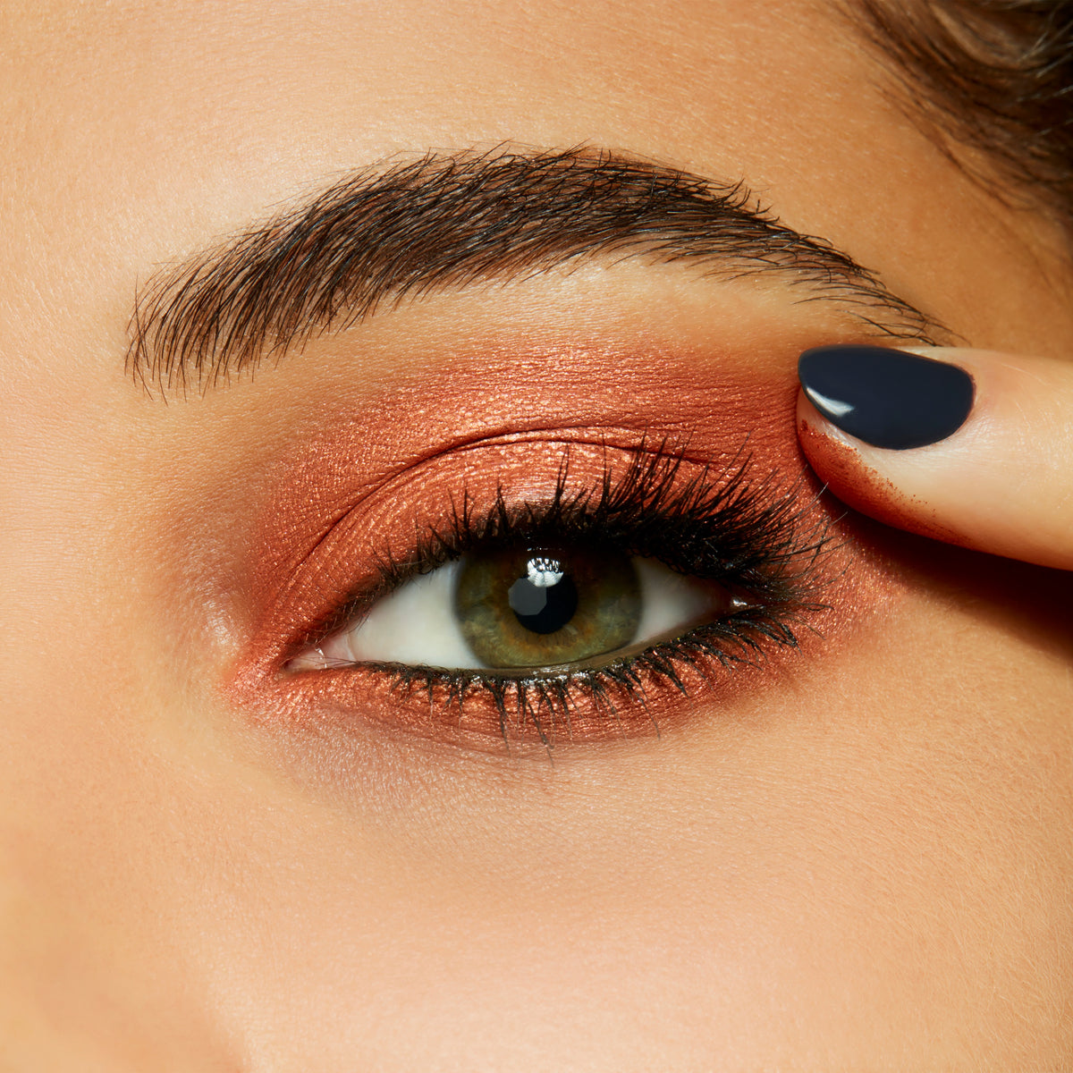 Dazzleshadow Extreme (Pro Palette Refill Pan), 1.5 g, Couture Copper, Model, medium
