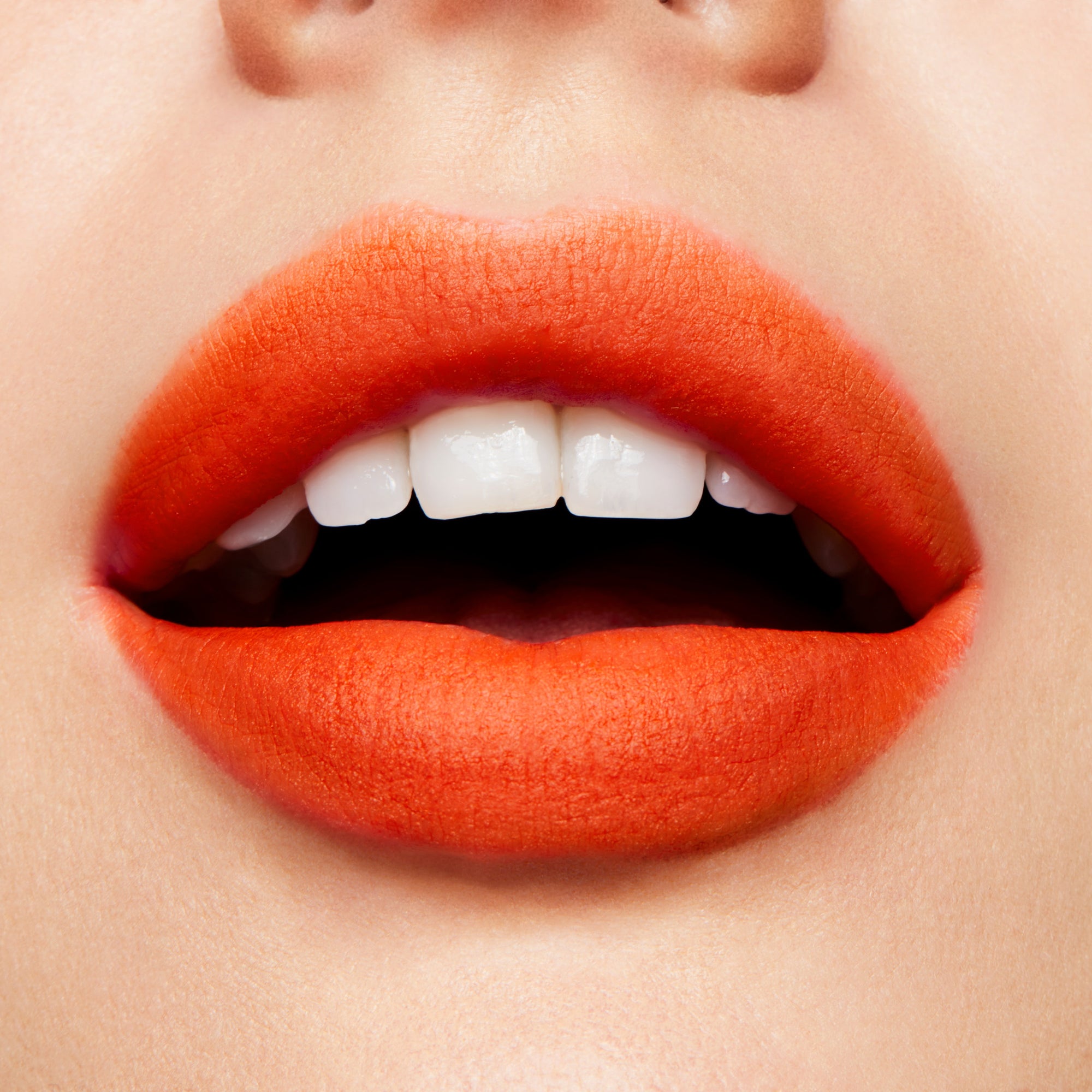 Powder Kiss Liquid Lipcolour, 5.0 ml, Resort Season, Model, light