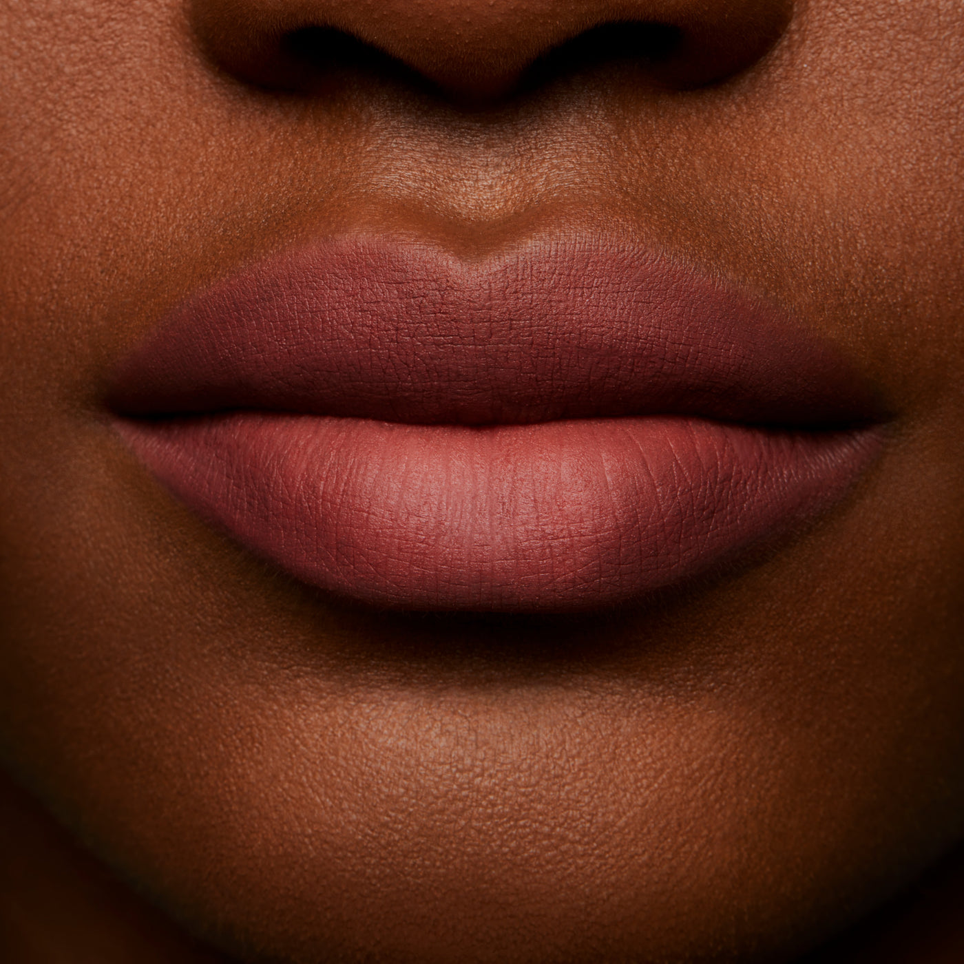 Powder Kiss Liquid Lipcolour, 5.0 ml, Over The Taupe, Model, deep