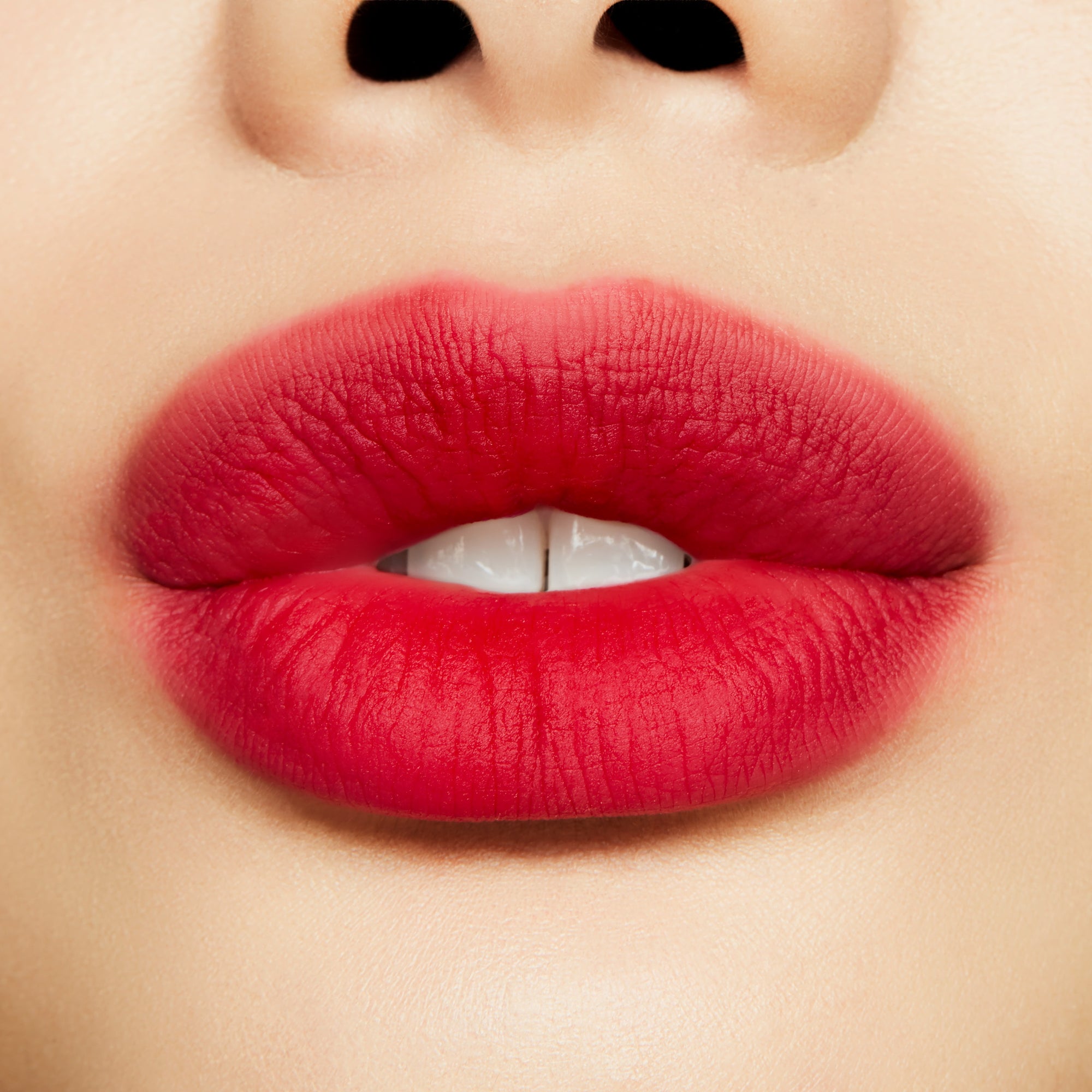 Powder Kiss Liquid Lipcolour, 5.0 ml, Haute Pants, Model, light