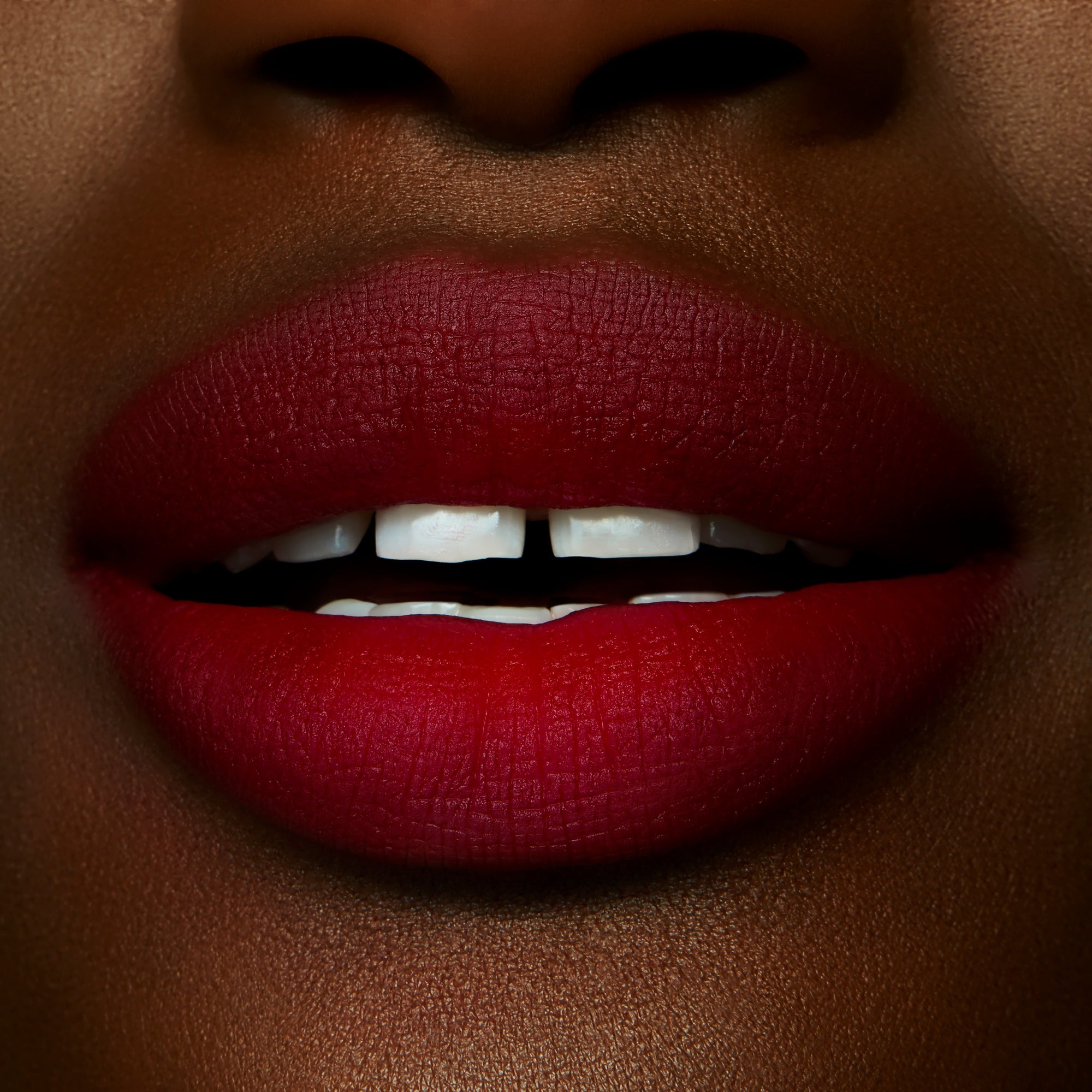 Powder Kiss Liquid Lipcolour, 5.0 ml, Haute Pants, Model, deep
