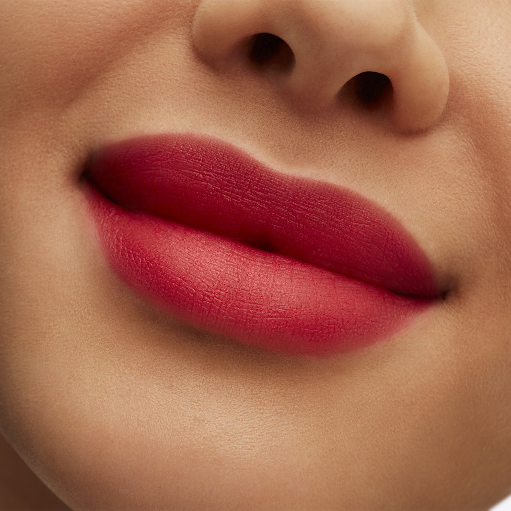 Powder Kiss Liquid Lipcolour, 5.0 ml, Ruby Boo, Model, medium