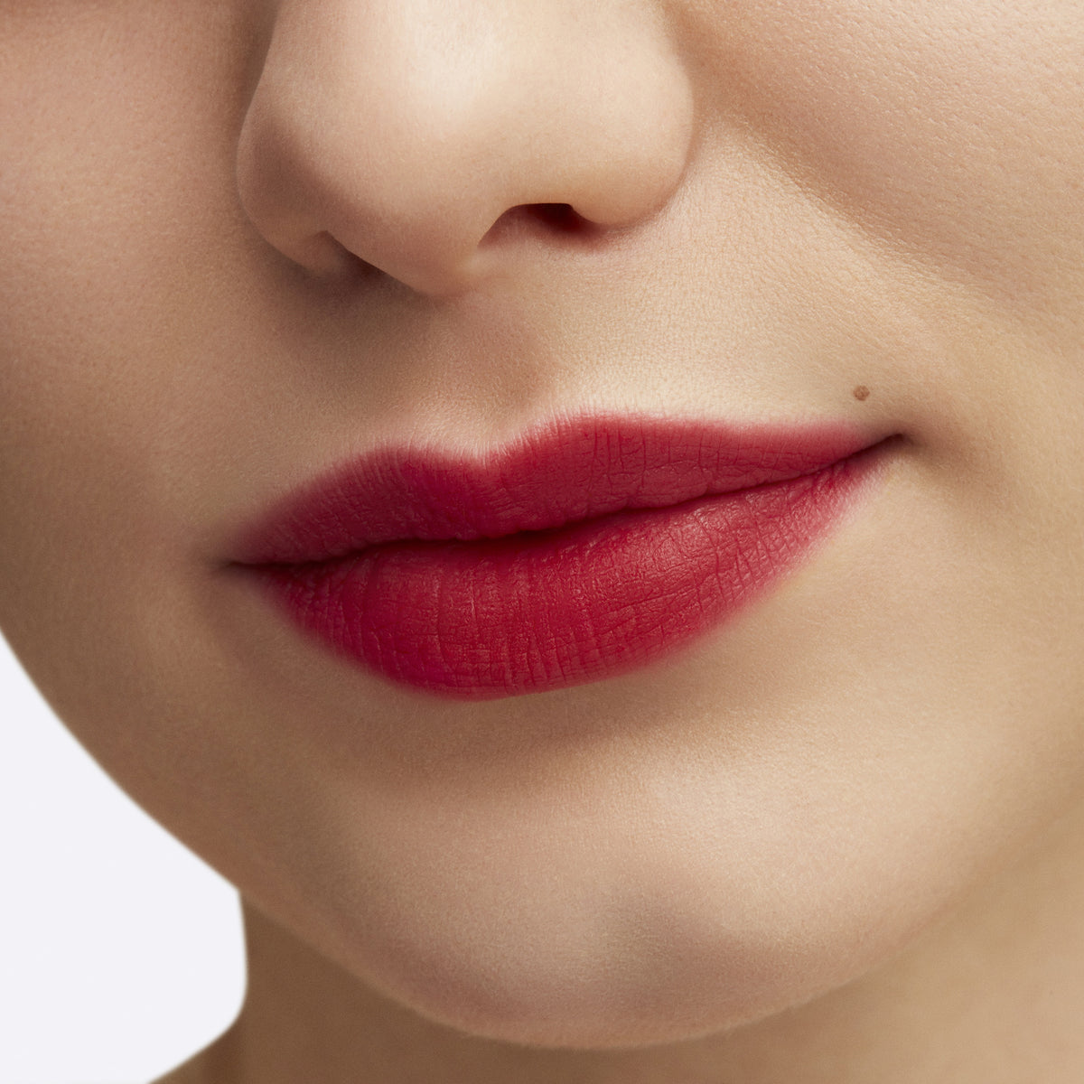 Powder Kiss Liquid Lipcolour, 5.0 ml, Ruby Boo, Model, light