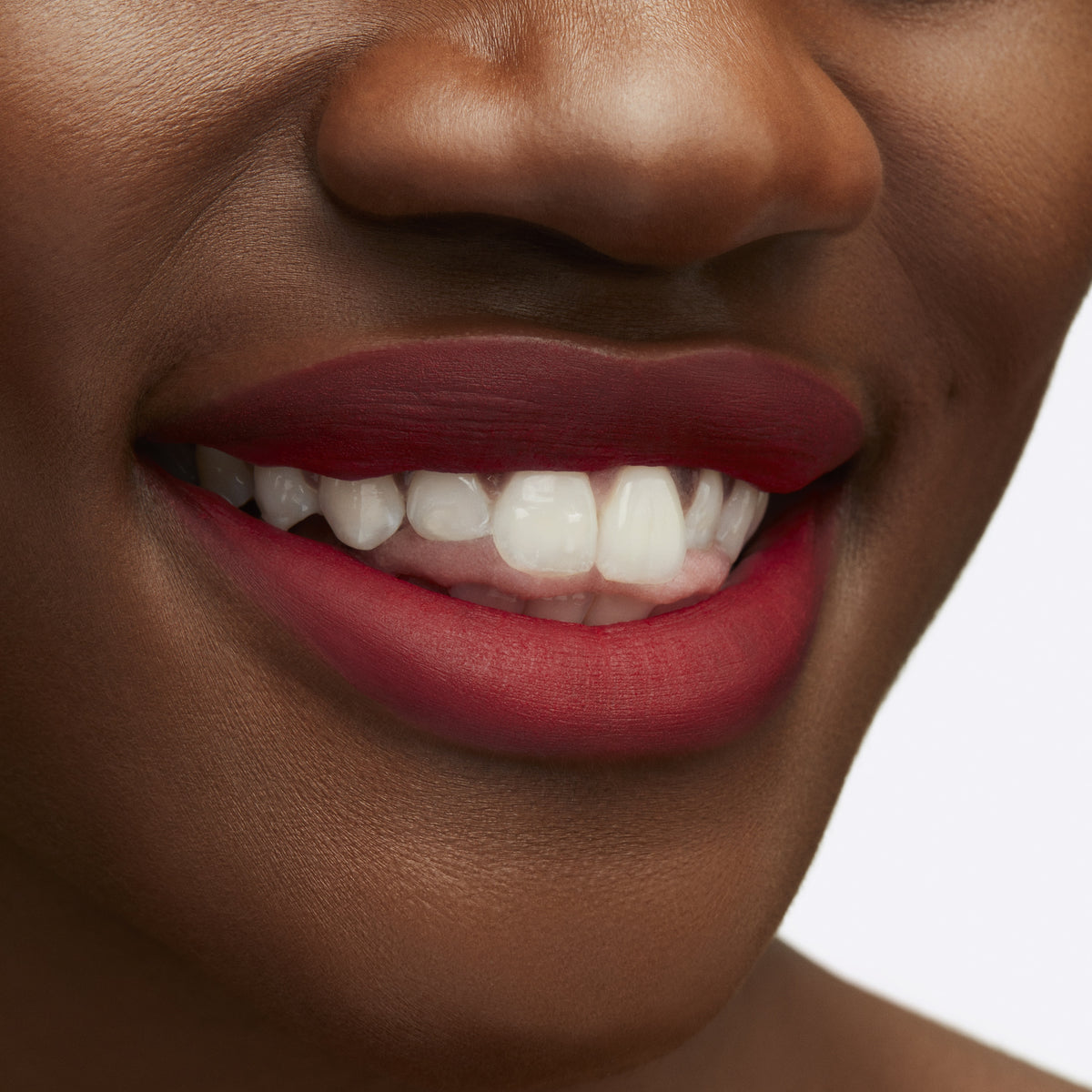 Powder Kiss Liquid Lipcolour, 5.0 ml, Ruby Boo, Model, deep
