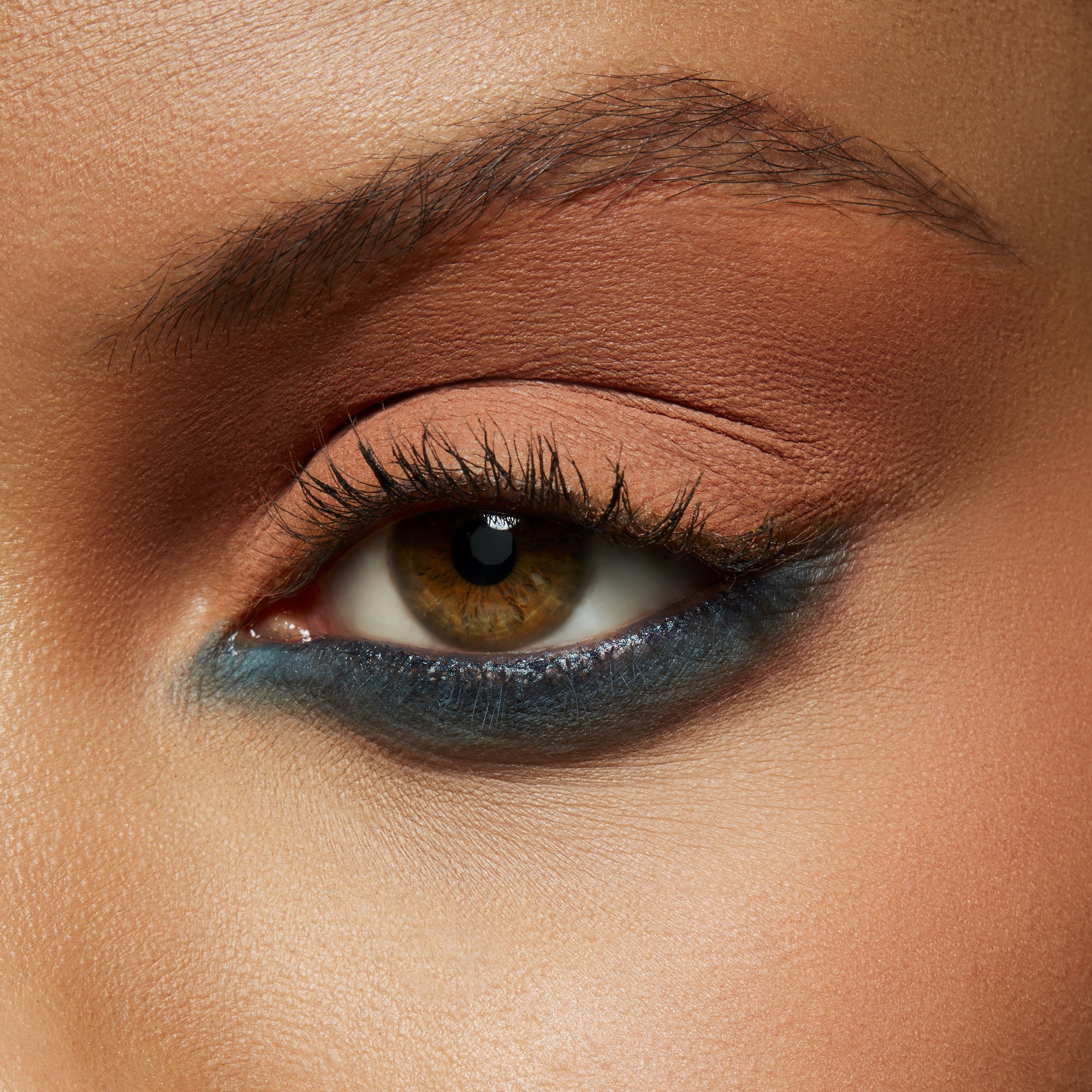 Powder Kiss Soft Matte Eye Shadow, 1.5 g, My Tweedy, Model, medium