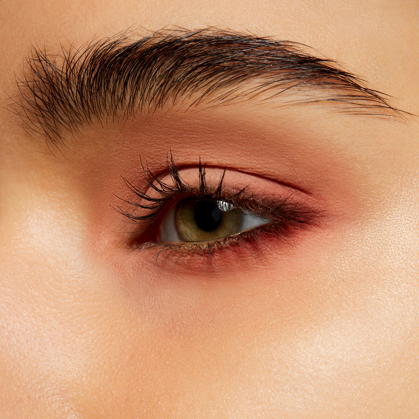 Powder Kiss Soft Matte Eye Shadow, 1.5 g, Strike A Pose, Model, medium