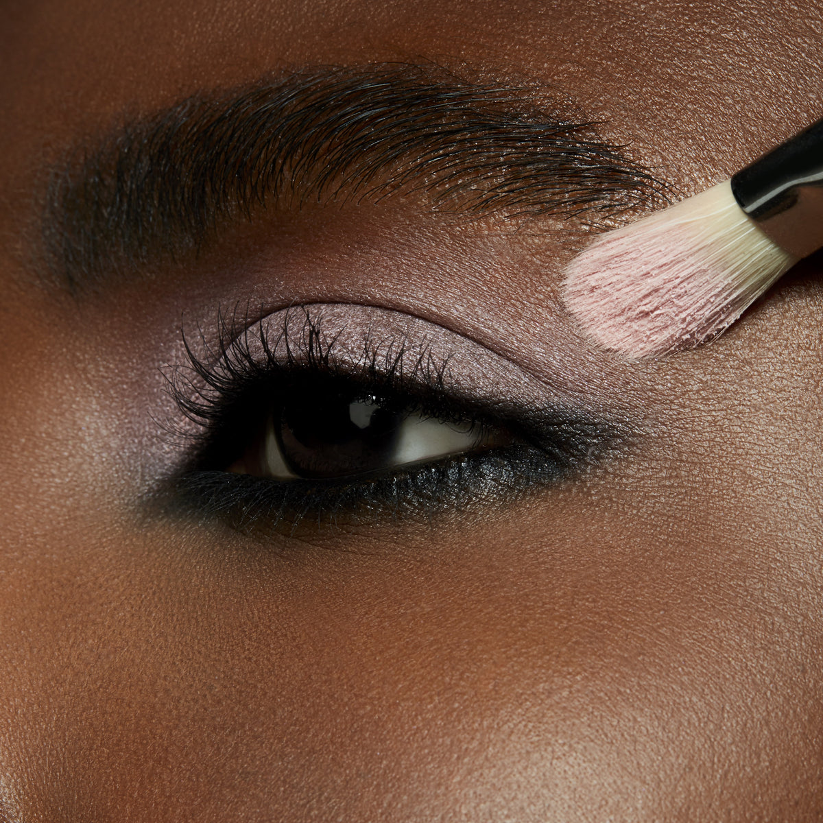 Powder Kiss Soft Matte Eye Shadow, 1.5 g, Felt Cute, Model, deep