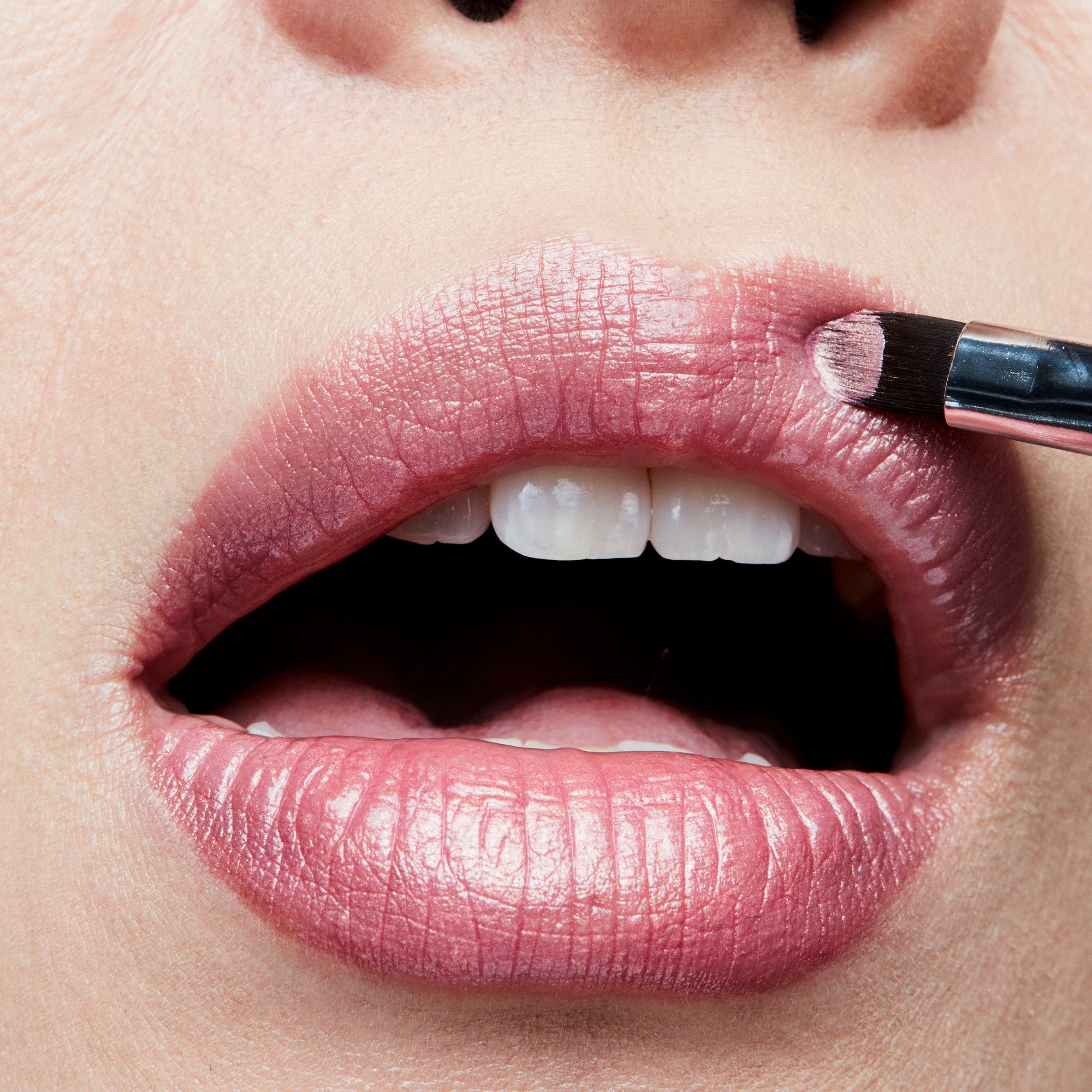 Frost Lipstick, 3.0 g, Fabby, Model, light