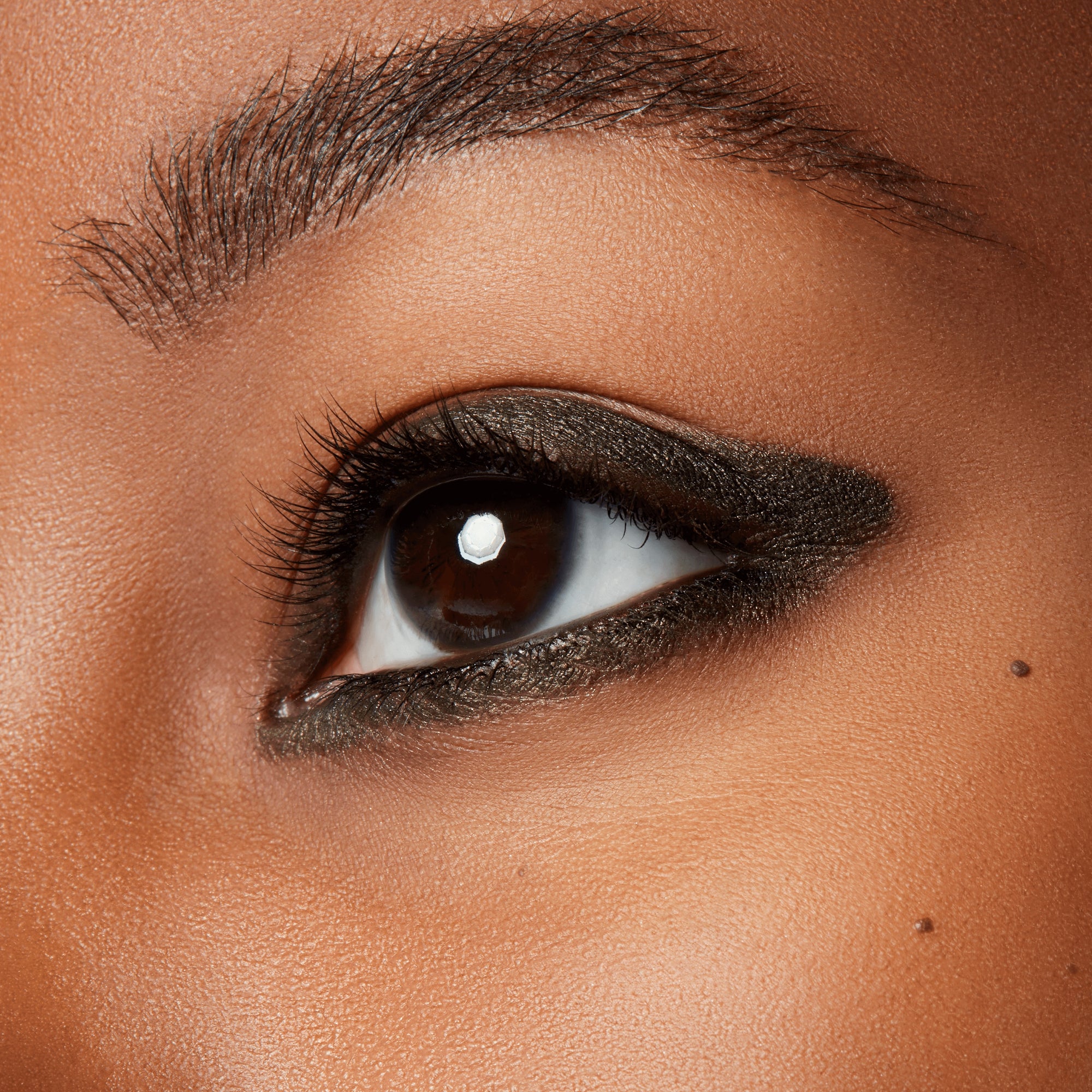 Colour Excess Gel Eye Liner, 0.35 g, Serial Monogamist, Model