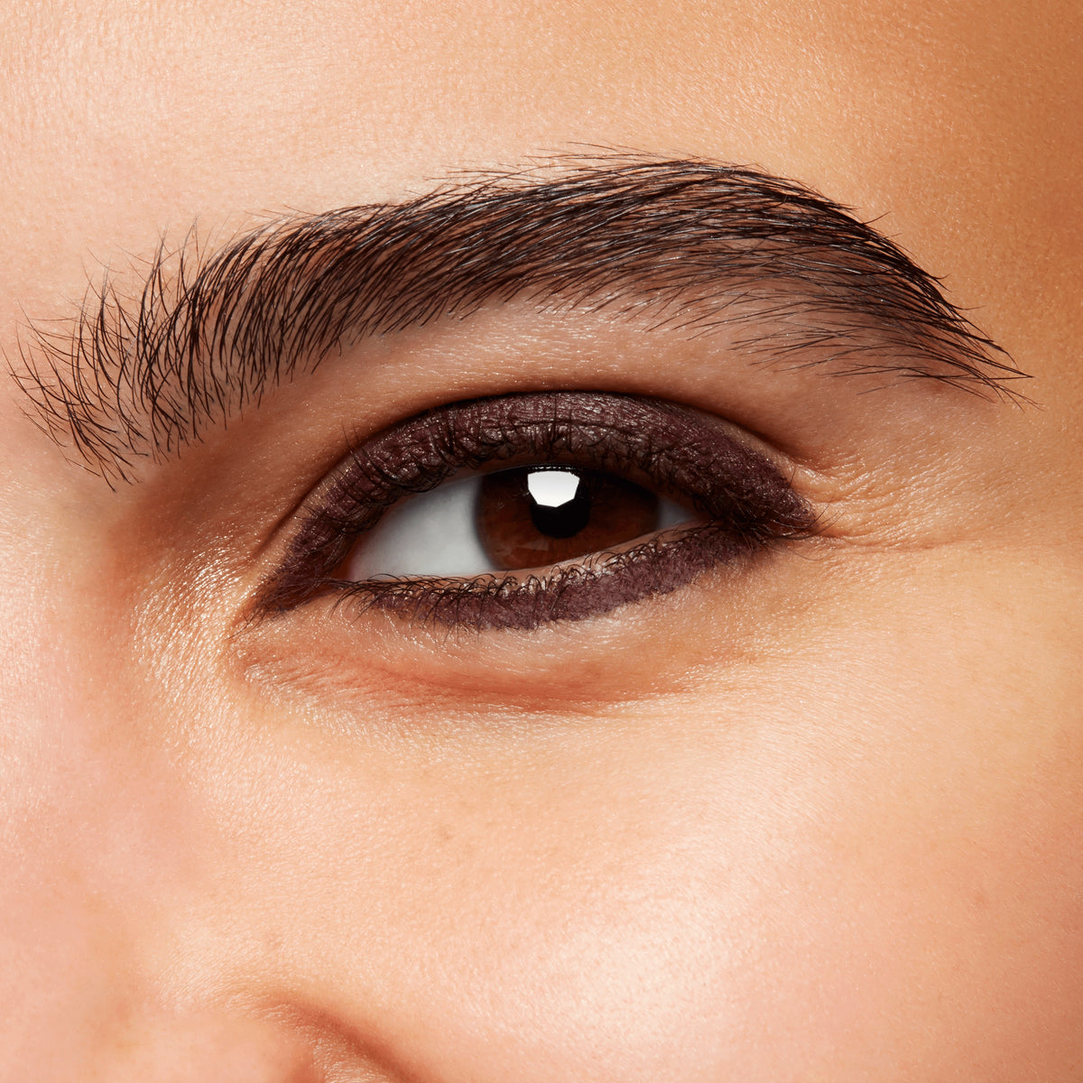 Colour Excess Gel Eye Liner, 0.35 g, Graphic Content, Model