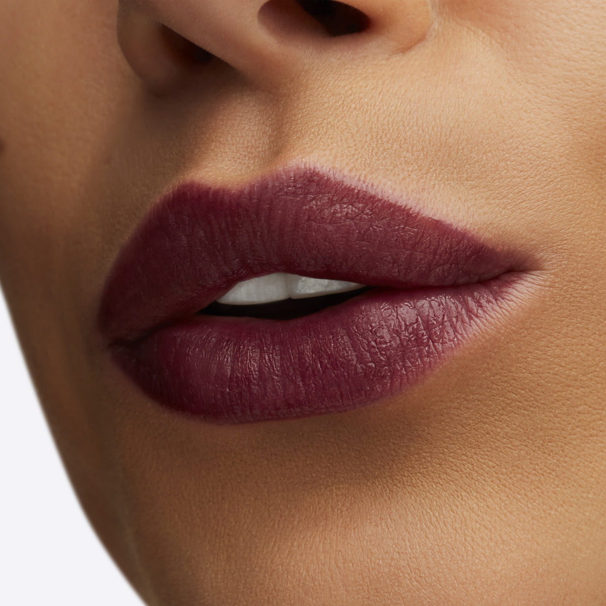 Lustreglass Sheer Shine Lipstick, 3.0 g, Succumb To Plum, Model, medium