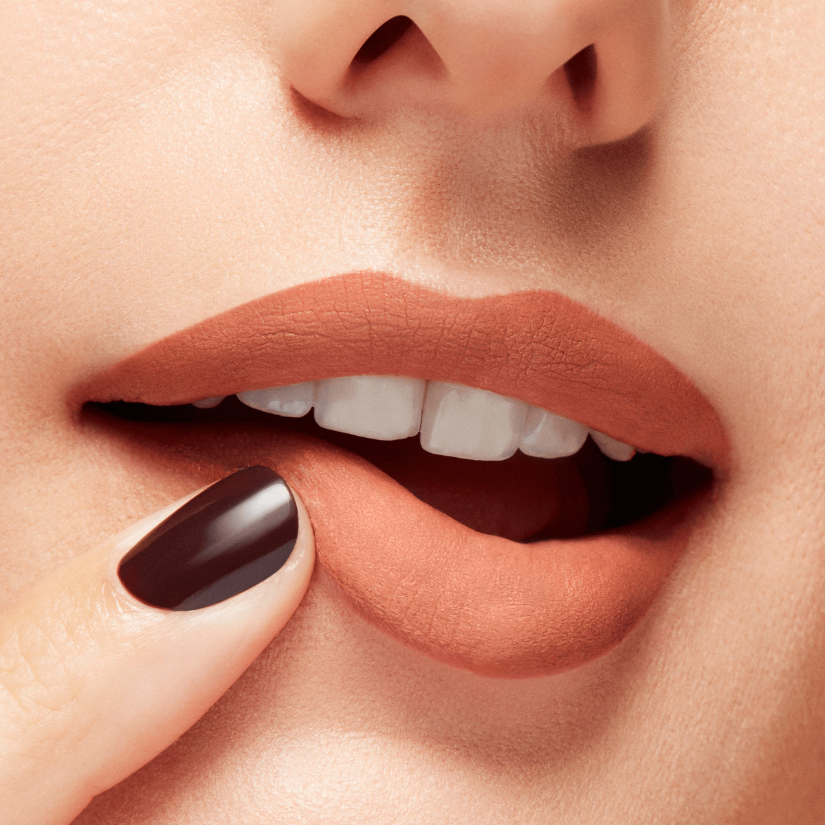 M·A·C Locked Kiss Ink™ 24HR Lipcolour, 4.0 ml, Teaser, Model, light