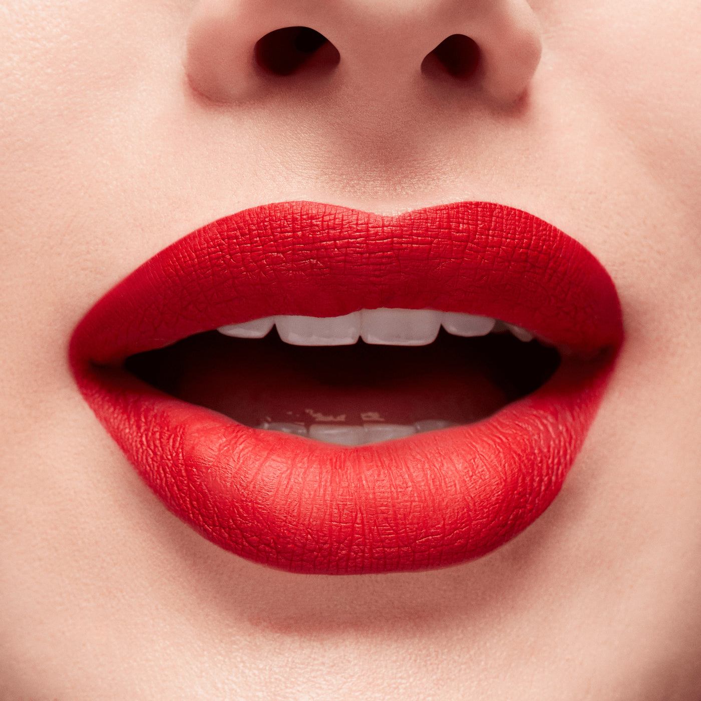 M·A·C Locked Kiss Ink™ 24HR Lipcolour, 4.0 ml, Ruby True, Model, light