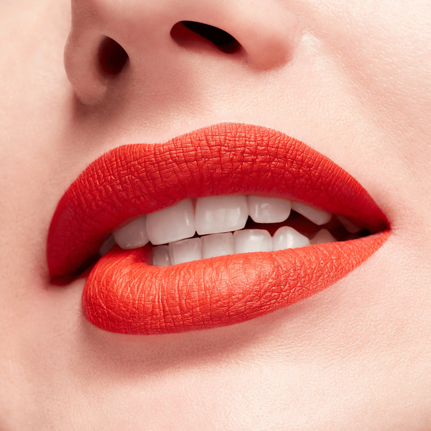 M·A·C Locked Kiss Ink™ 24HR Lipcolour, 4.0 ml, Gutsy, Model, light