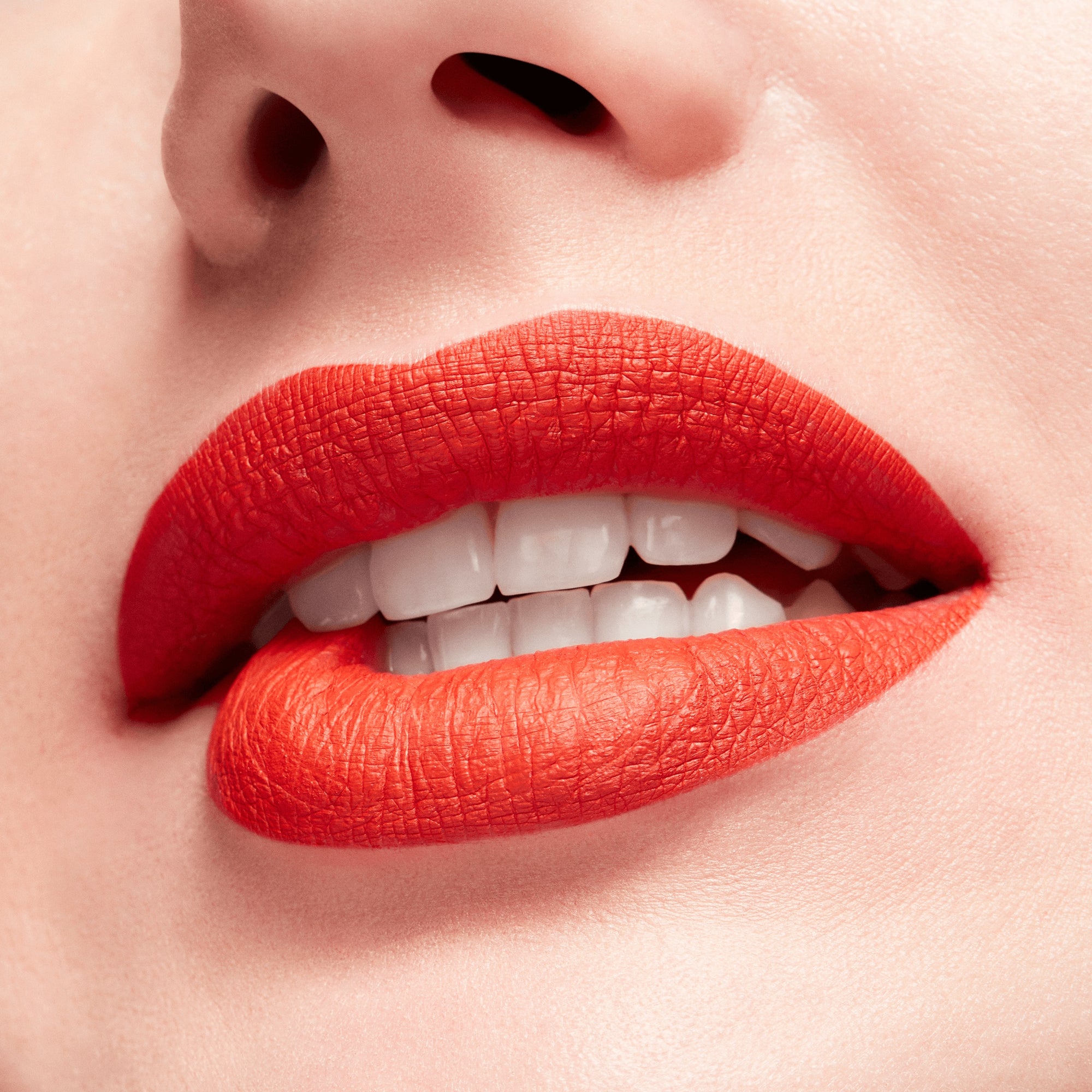 M·A·C Locked Kiss Ink™ 24HR Lipcolour, 4.0 ml, Gutsy, Model, light