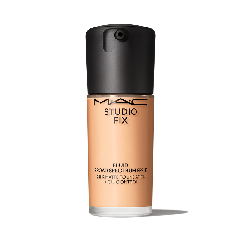 Studio Fix Fluid SPF 15 24HR Matte Foundation + Oil Control - NC18