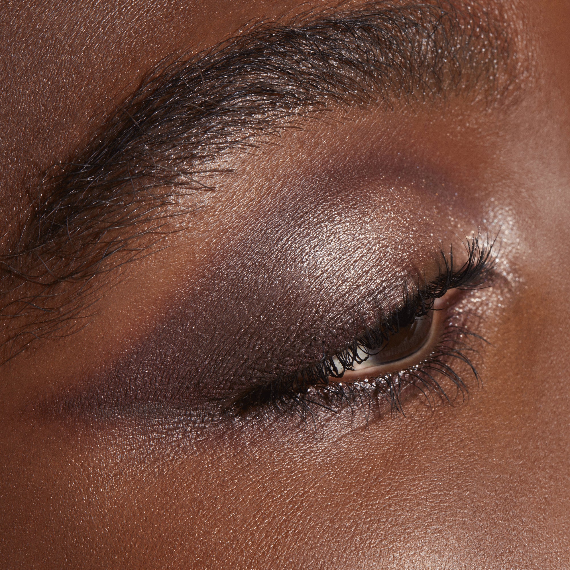 Connect In Colour Eye Shadow Palette: Embedded in Burgundy, 6.25 g, Multi, Model, deep