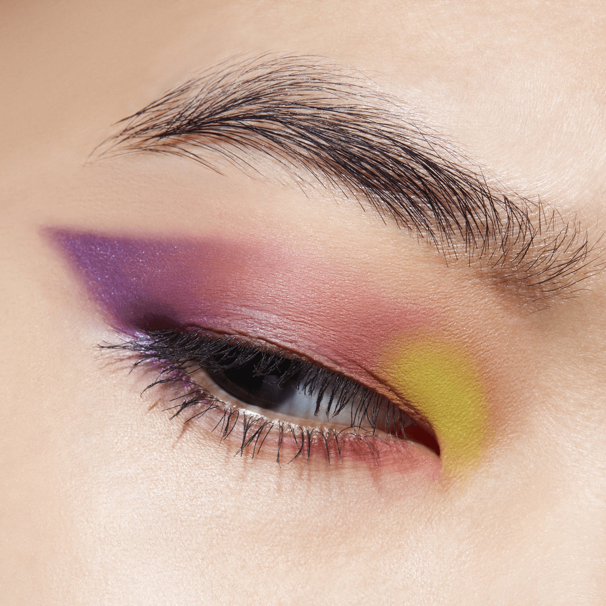Connect In Colour Eye Shadow Palette: Hi-Fi Colour, 12.2 g, Multi, Model, light