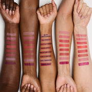 Powder Kiss Hazy Matte Lipstick, 3.5 g, Stay Curious, Model