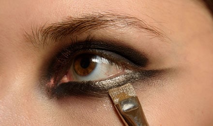 Click on Video demonstrate about intense smoky eye