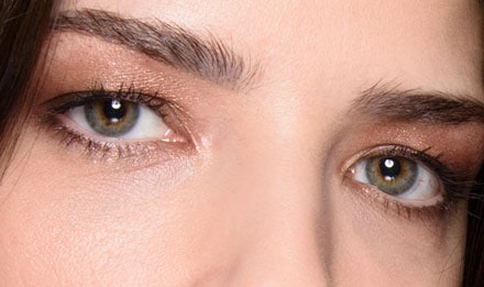 Click on Video demonstrate about Effortless French beauty