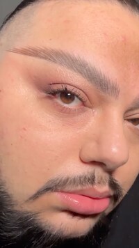 Connect In Colour Eye Shadow Palette: Embedded in Burgundy
