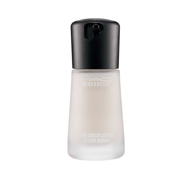 About MAC Mineralize Moisture SPF 15 Foundation