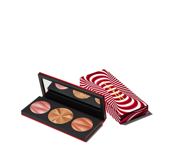 MAC Medium/ Deep Step Bright Up Extra Dimension Christmas Holiday 2021 